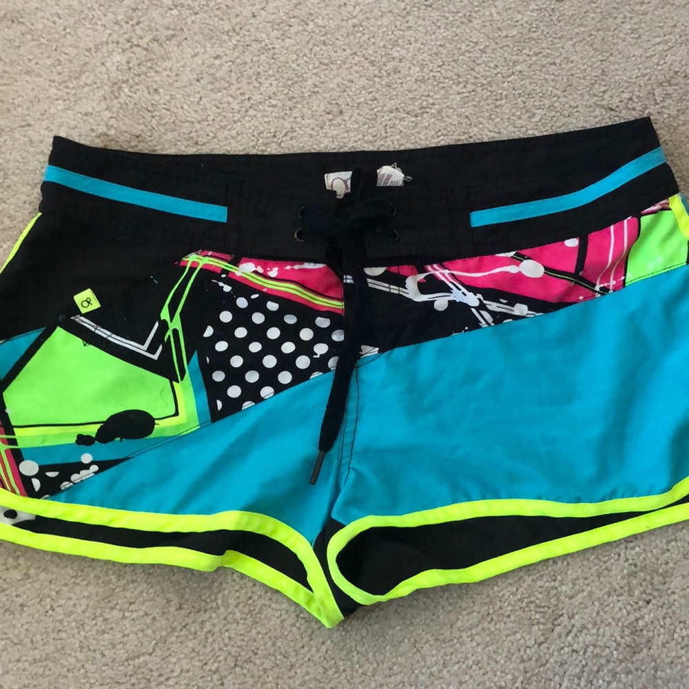 Women’s board shorts